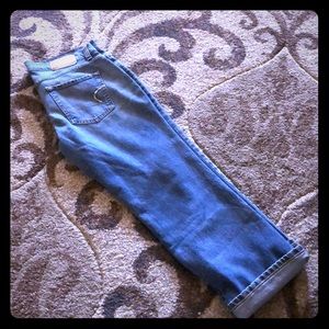 American eagle size 6 capris